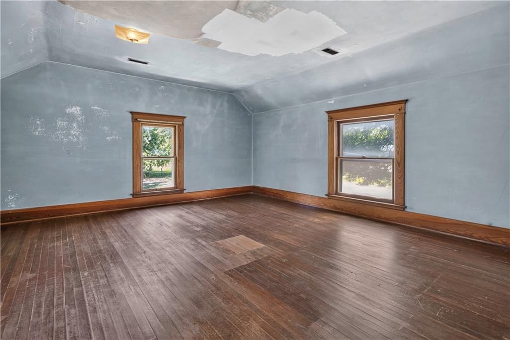 406 N Center Avenue — photo 44