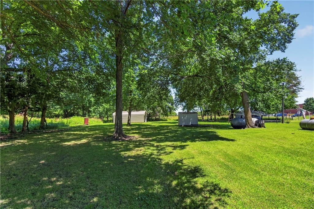 406 N Center Avenue — photo 47
