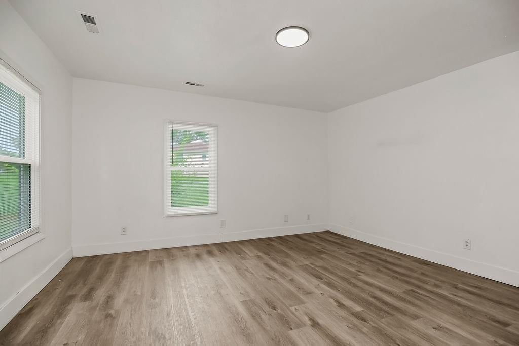 5201 NE 45th Terrace — photo 5