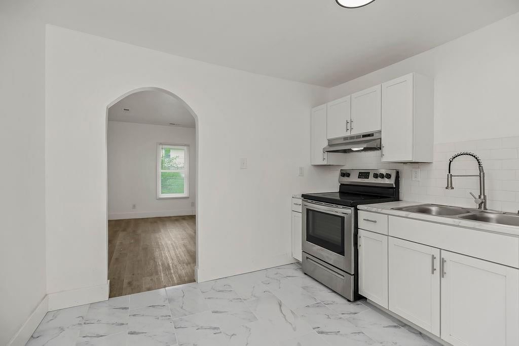 5201 NE 45th Terrace — photo 9