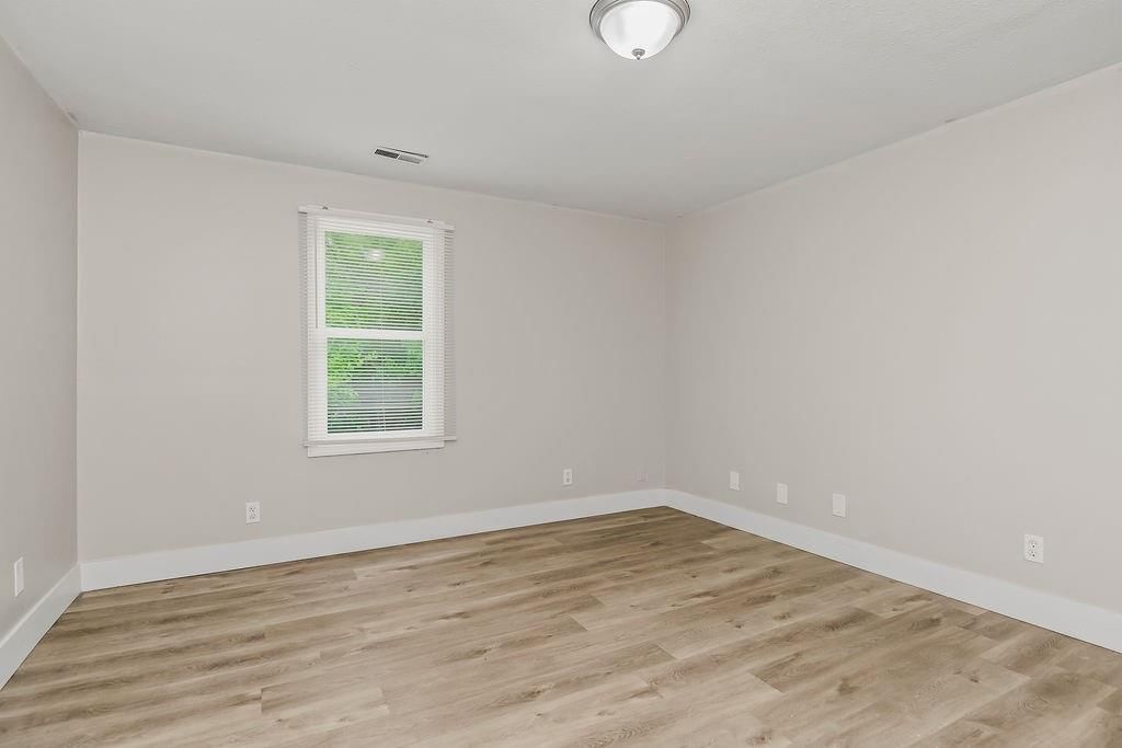 5201 NE 45th Terrace — photo 14