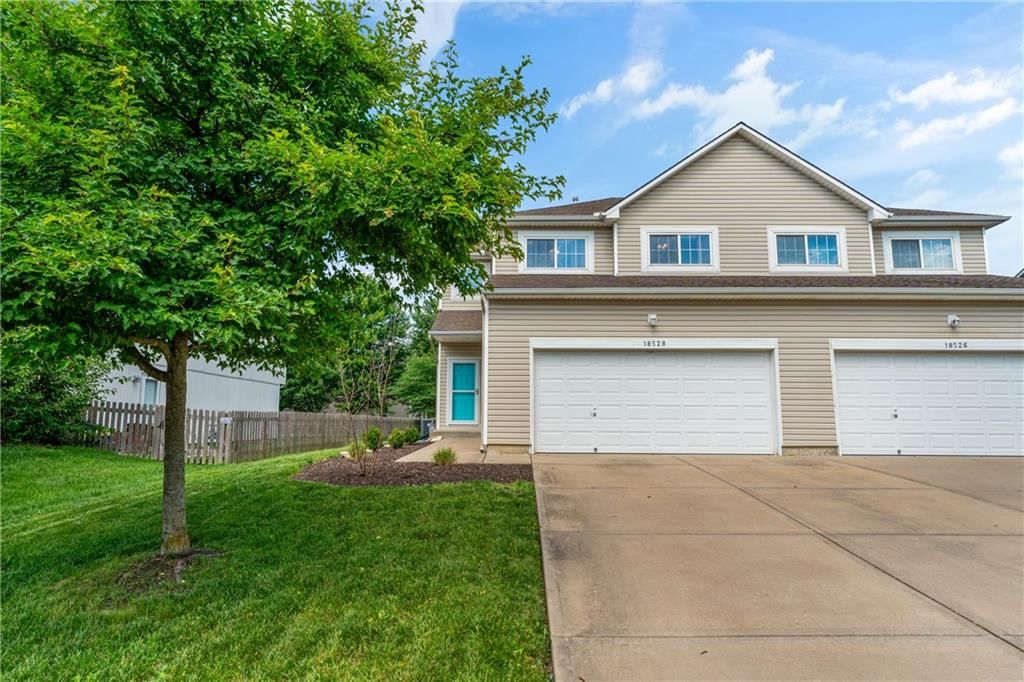 18528 Cherry Court, Gardner, KS