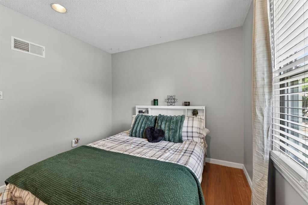 213 NE Country Lane Court — photo 29