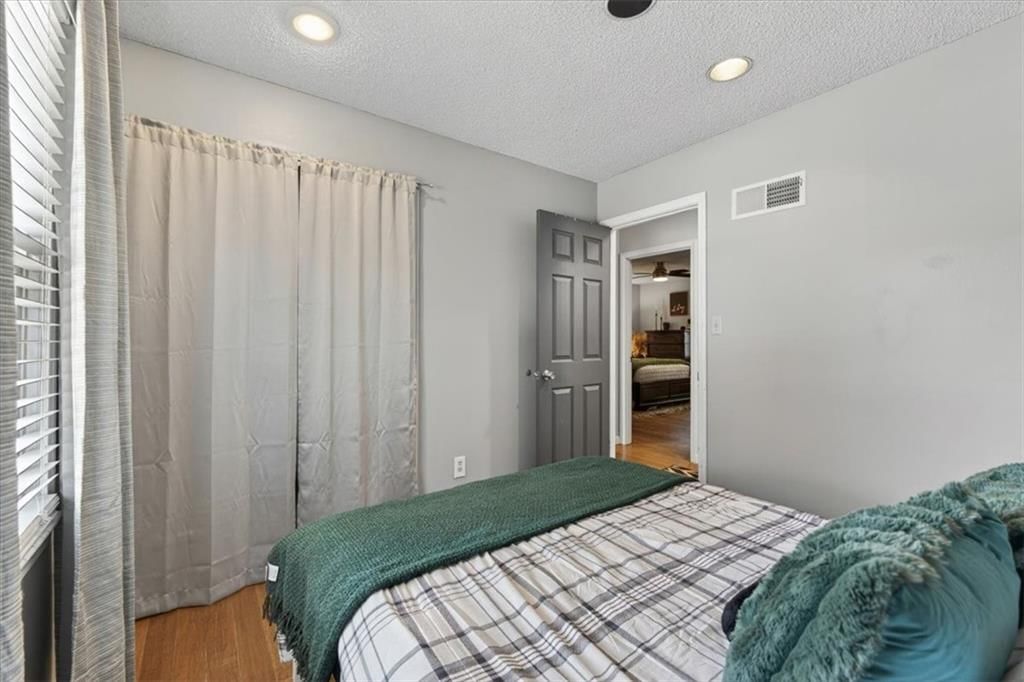 213 NE Country Lane Court — photo 30