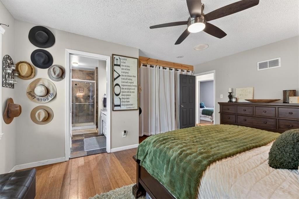 213 NE Country Lane Court — photo 33