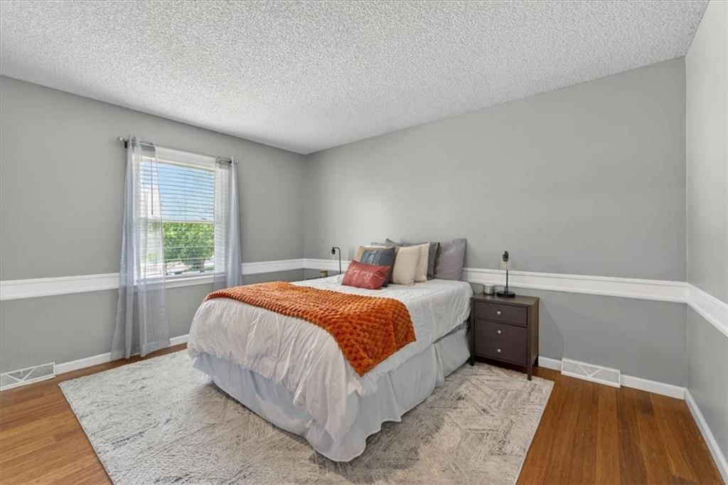 213 NE Country Lane Court — photo 36
