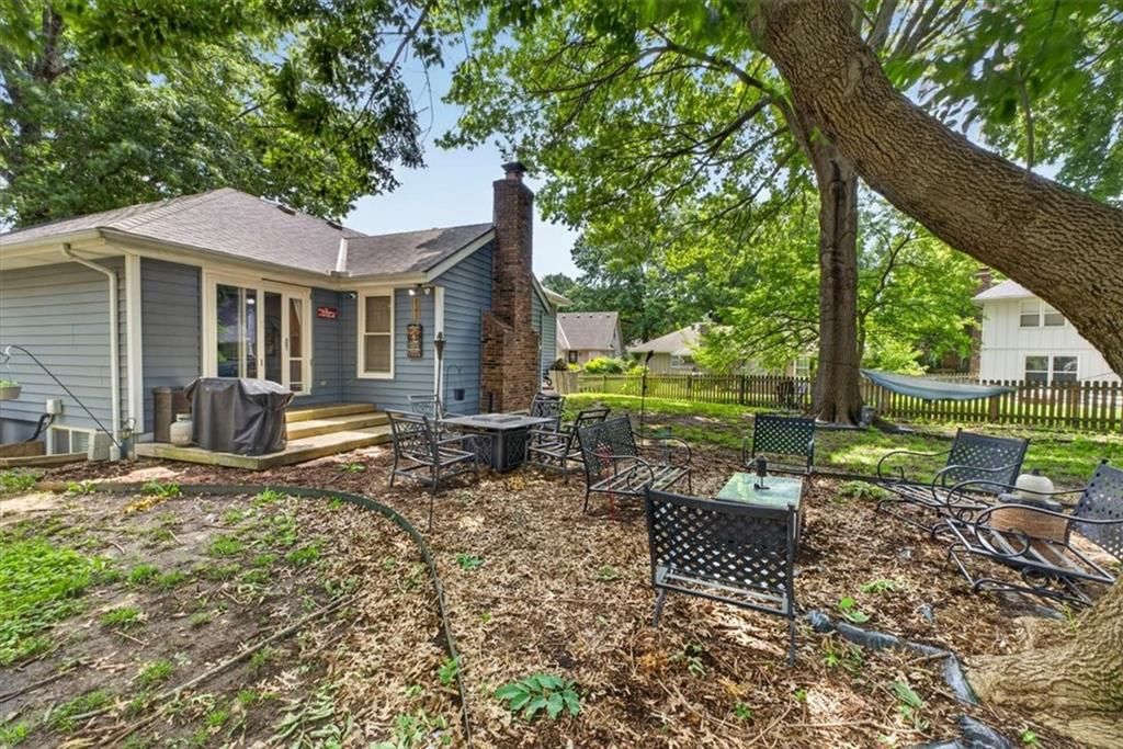 213 NE Country Lane Court — photo 50