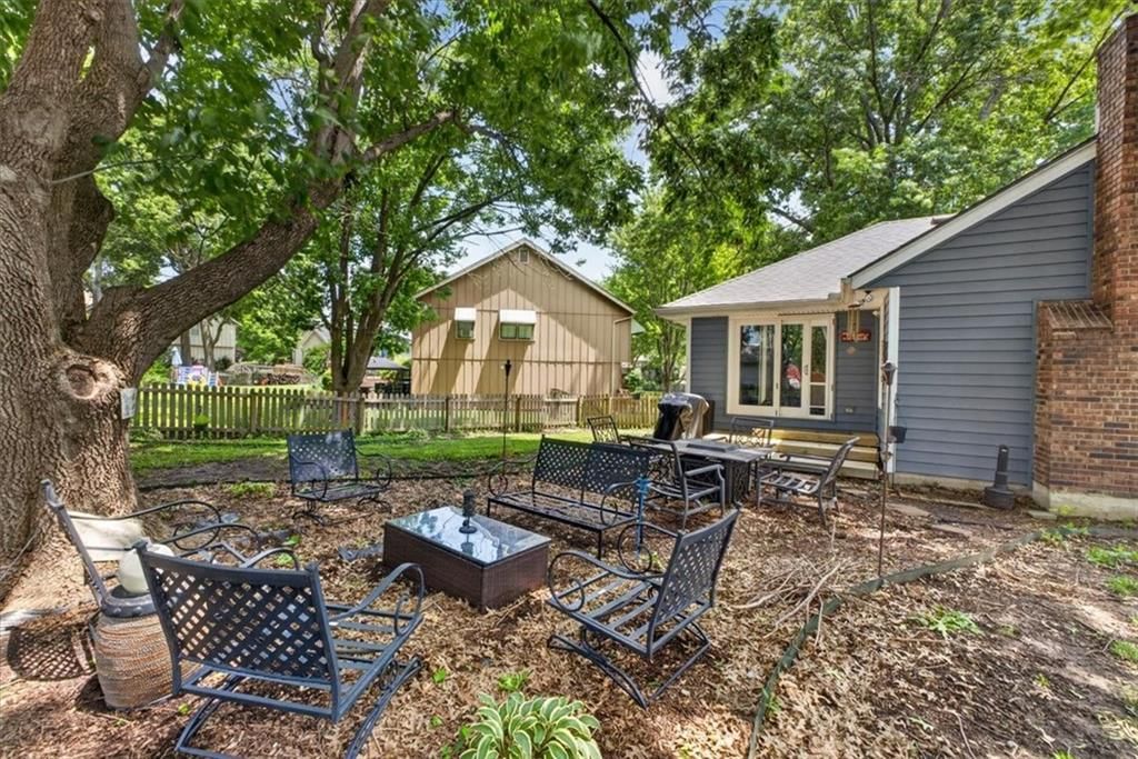 213 NE Country Lane Court — photo 51