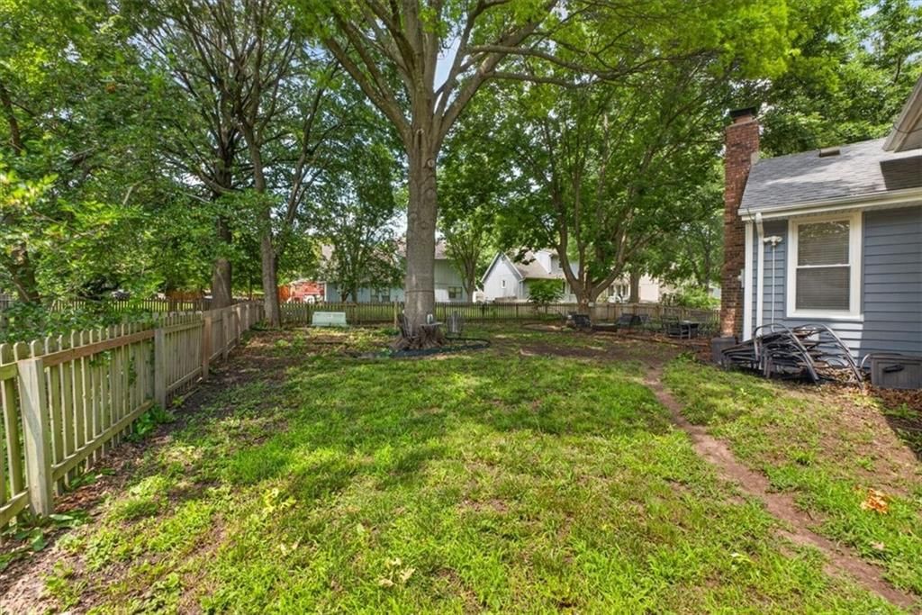 213 NE Country Lane Court — photo 53