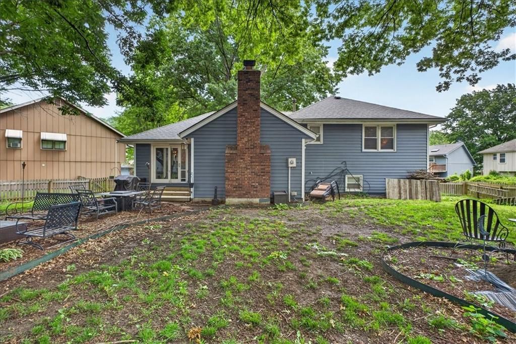 213 NE Country Lane Court — photo 54