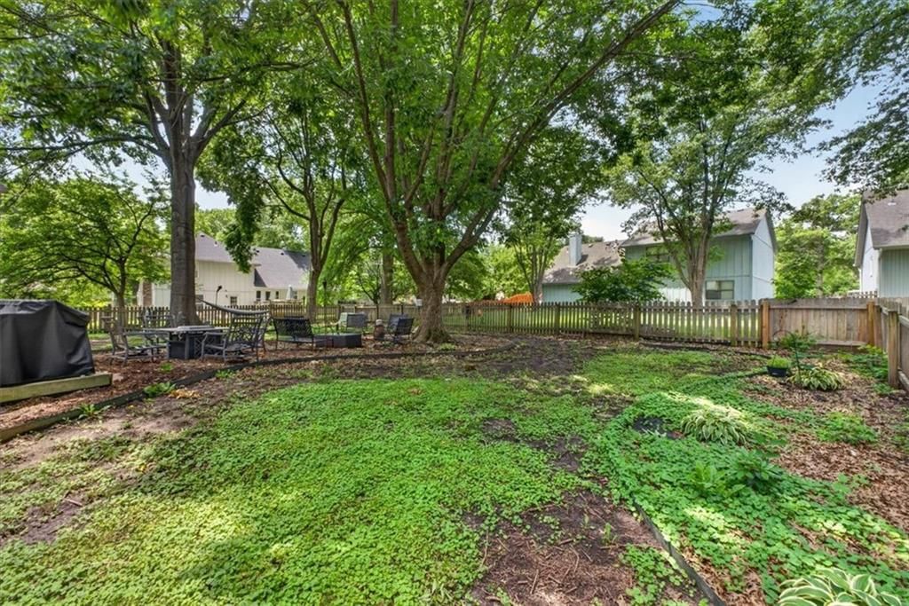 213 NE Country Lane Court — photo 56