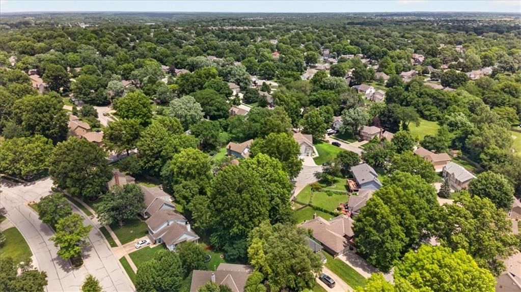 213 NE Country Lane Court — photo 57