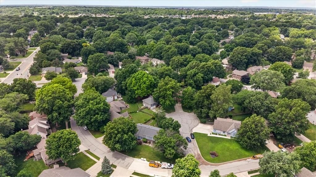 213 NE Country Lane Court — photo 58