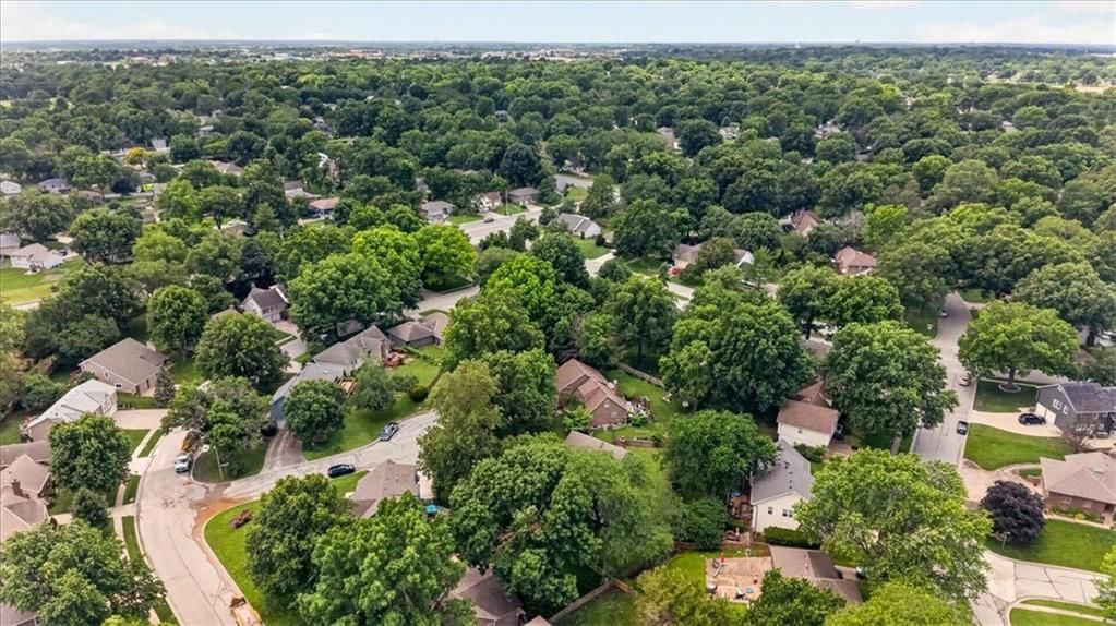 213 NE Country Lane Court — photo 59