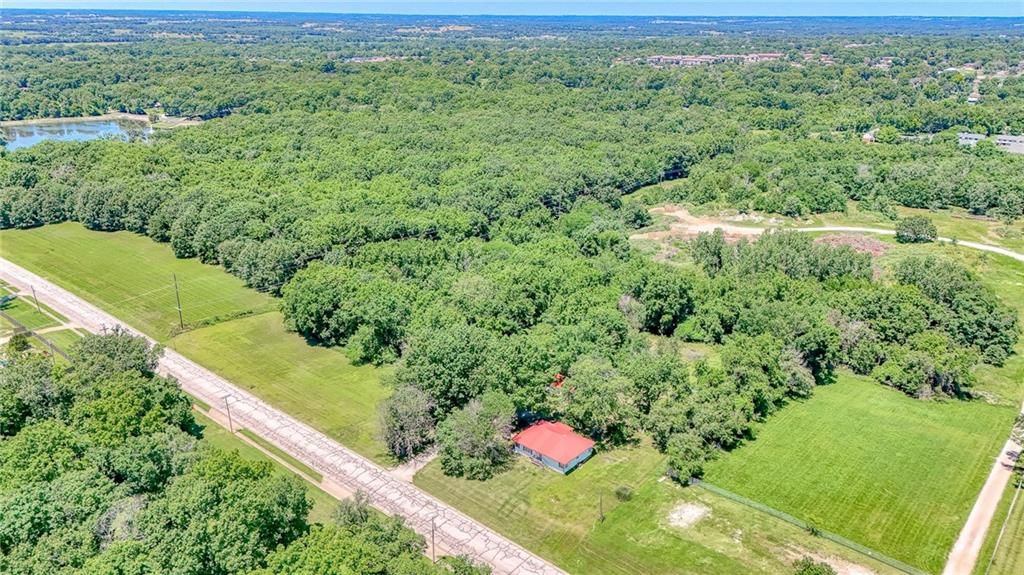209 W Hale Lake Road, Warrensburg, MO