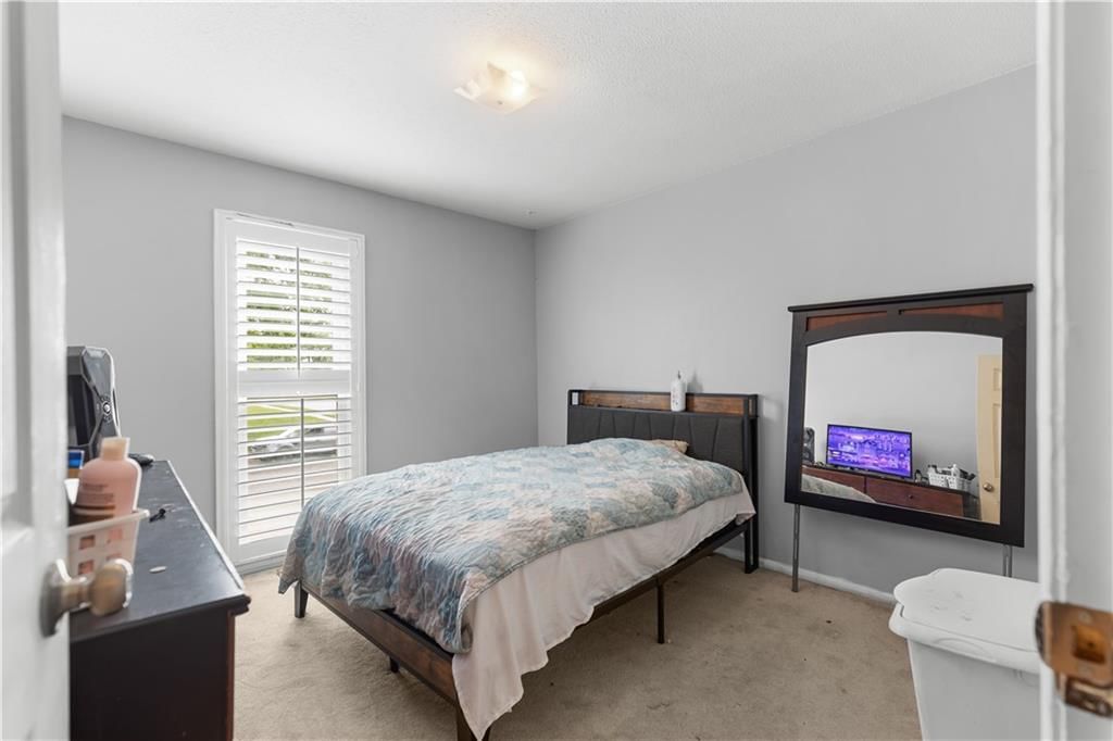 10401 Askew Avenue — photo 13