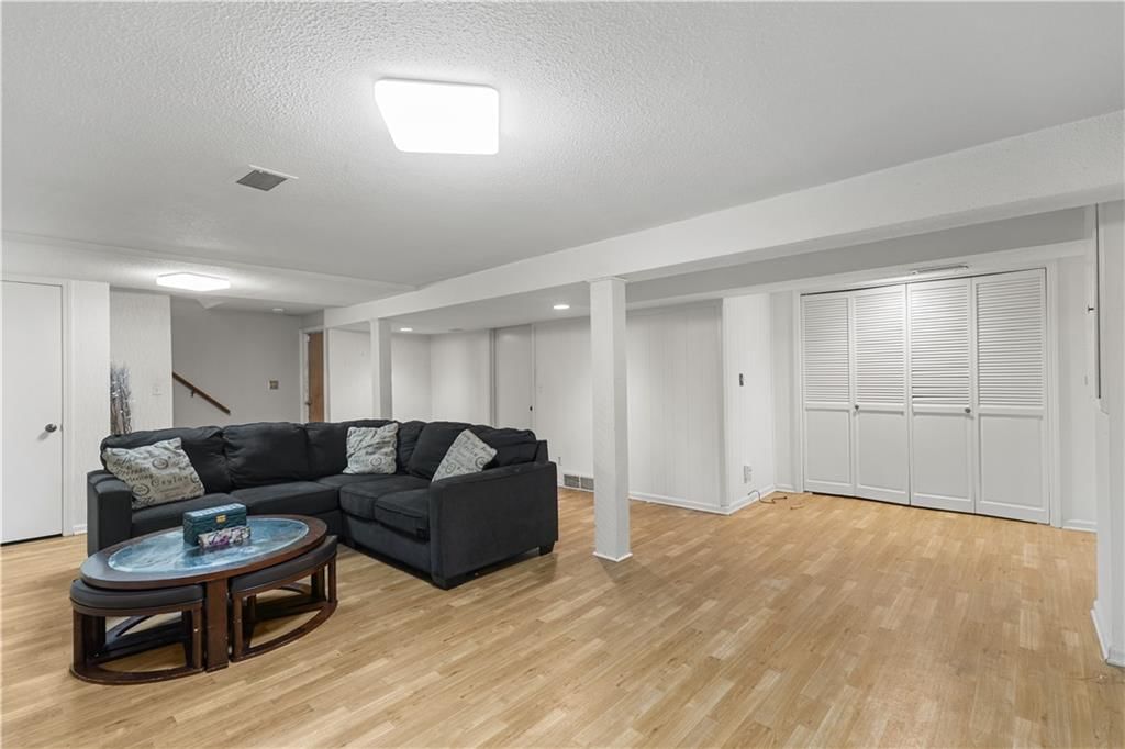 10401 Askew Avenue — photo 19