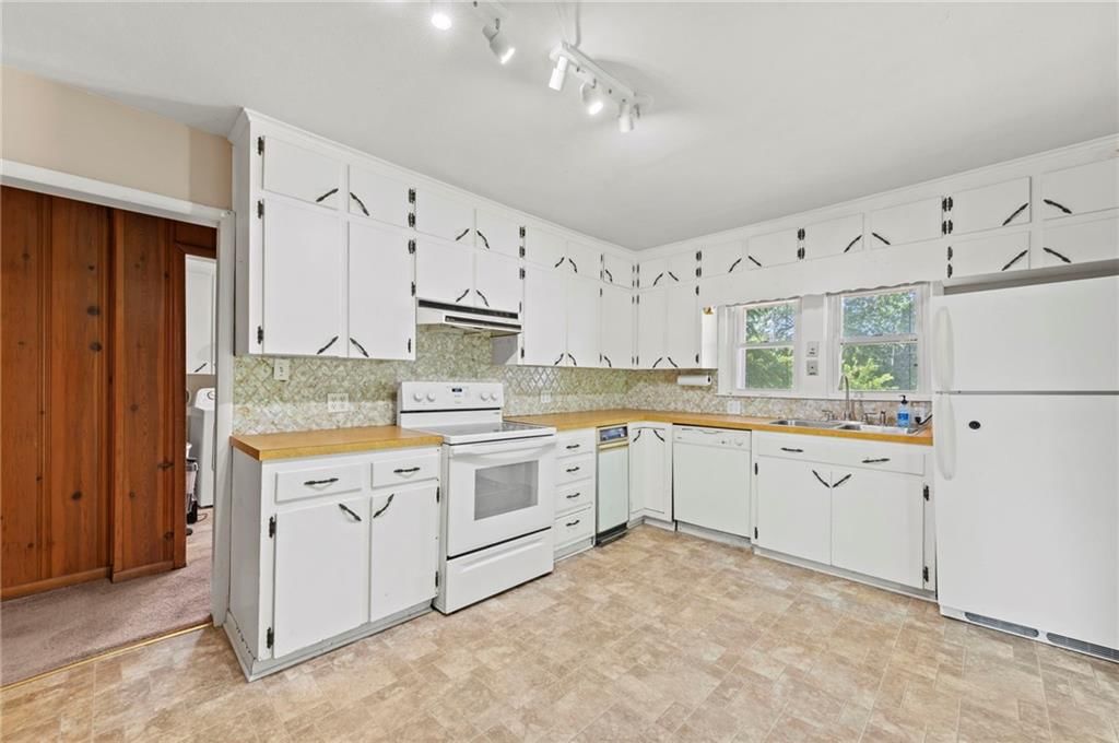 717 E KANSAS Avenue — photo 5