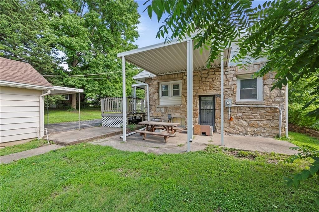 717 E KANSAS Avenue — photo 19