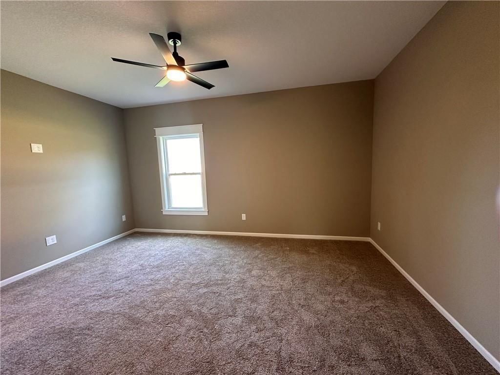 1102 S Oak Street — photo 8