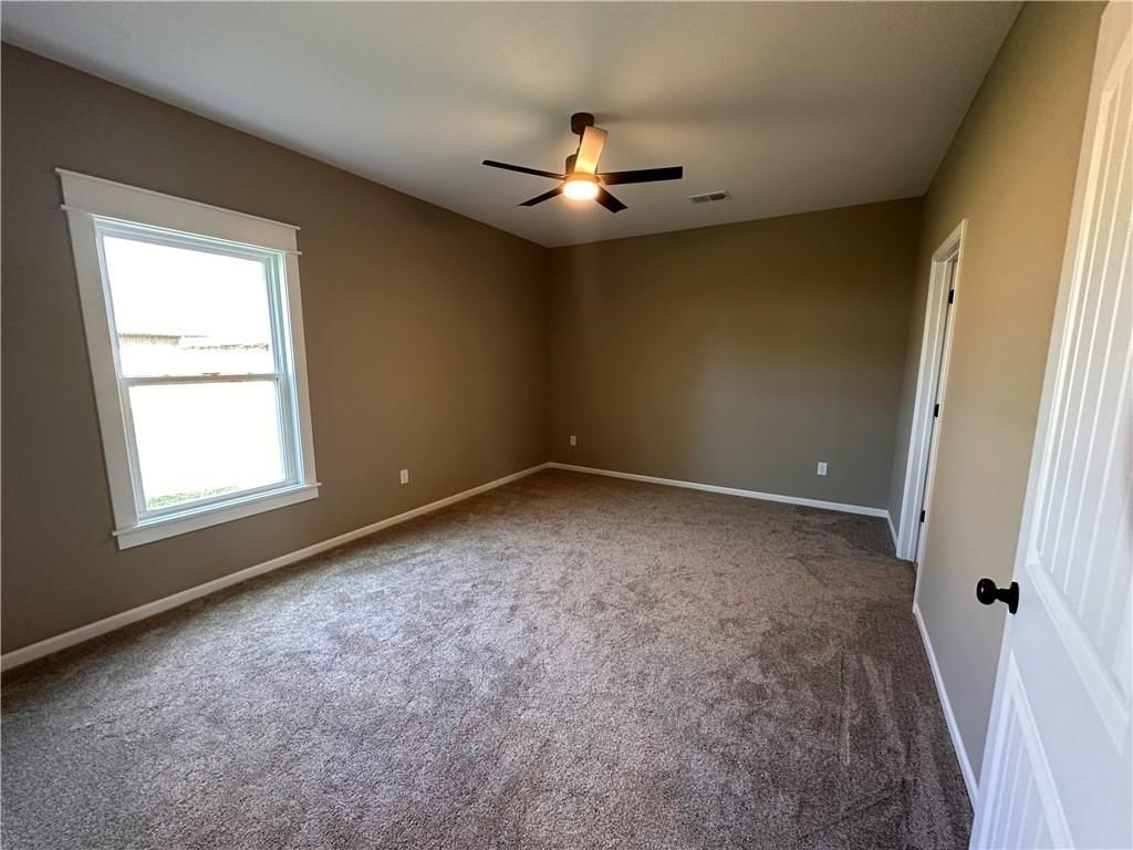 1102 S Oak Street — photo 9