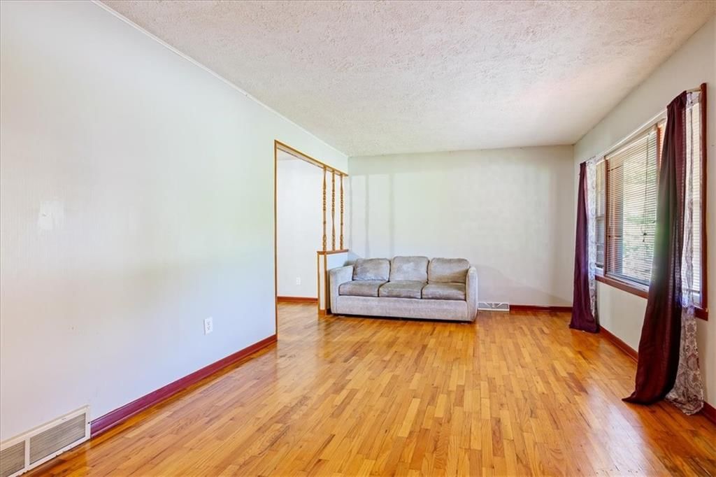 4905 Oakland Avenue — photo 3