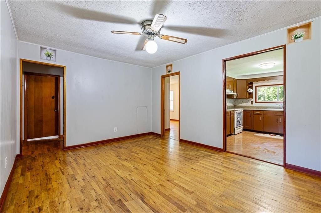 4905 Oakland Avenue — photo 4