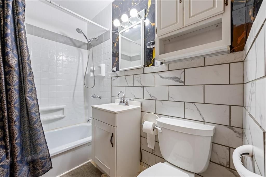 4905 Oakland Avenue — photo 7