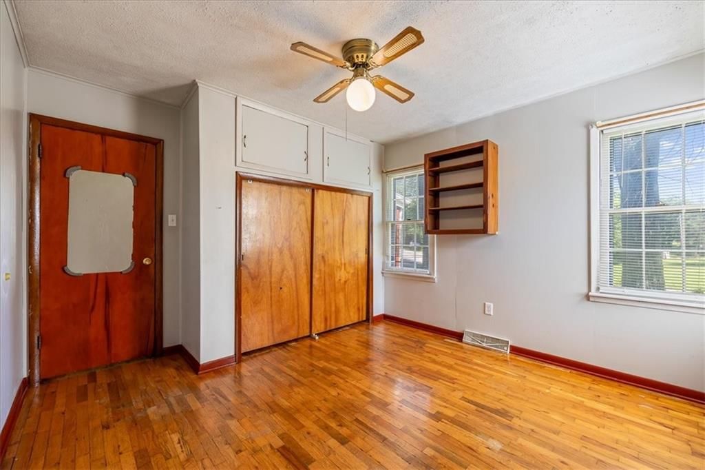 4905 Oakland Avenue — photo 8