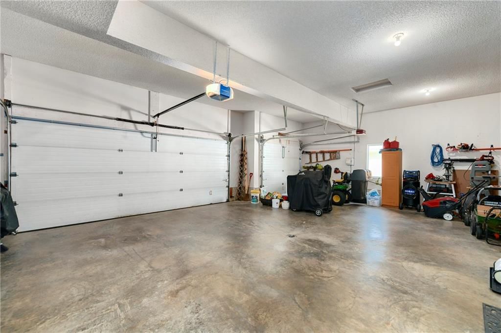 3912 Manhattan Avenue — photo 26