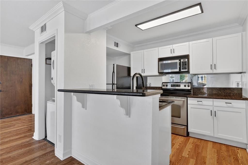 4727 Jarboe Street — photo 2
