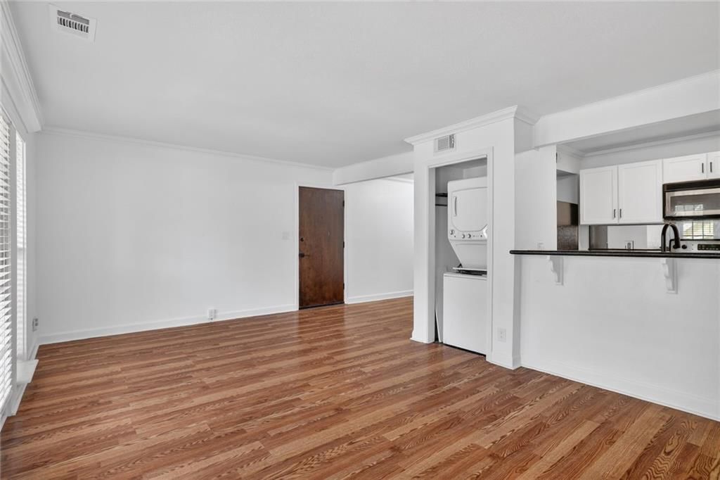 4727 Jarboe Street — photo 8
