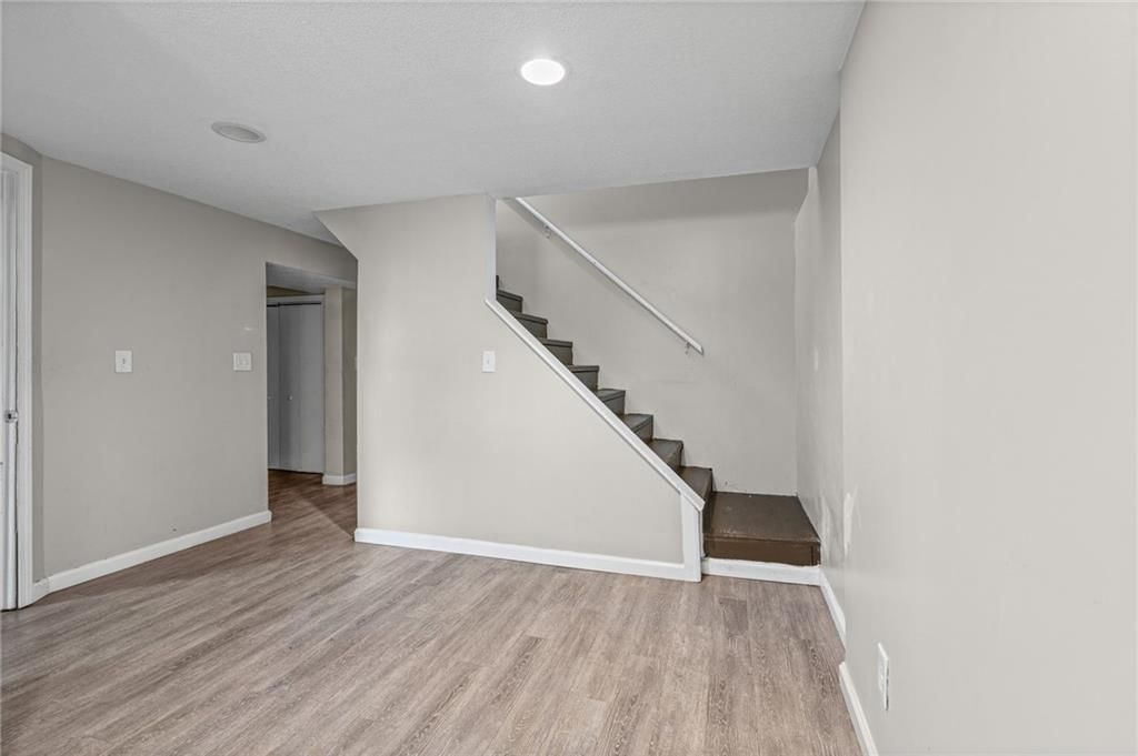 11230 College Avenue — photo 23