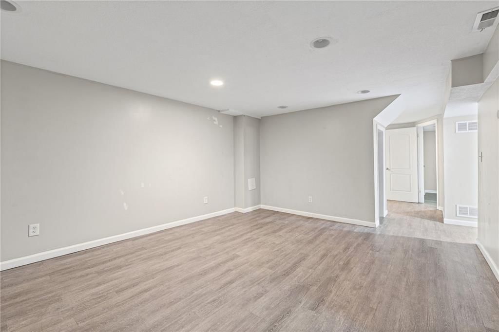 11230 College Avenue — photo 26