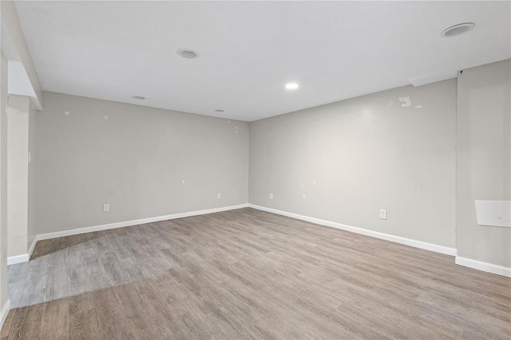 11230 College Avenue — photo 27