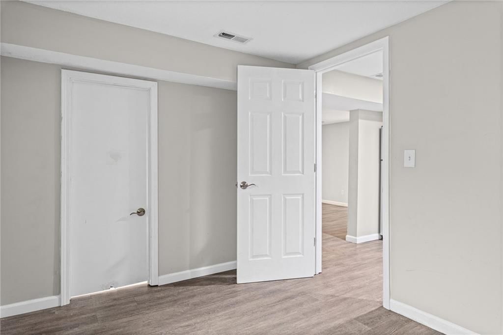 11230 College Avenue — photo 31