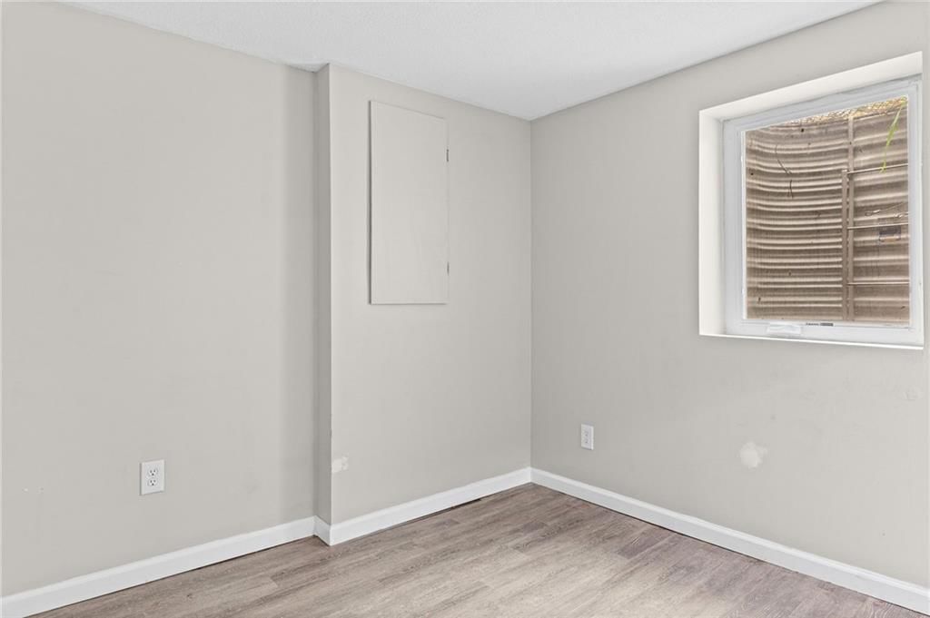 11230 College Avenue — photo 32