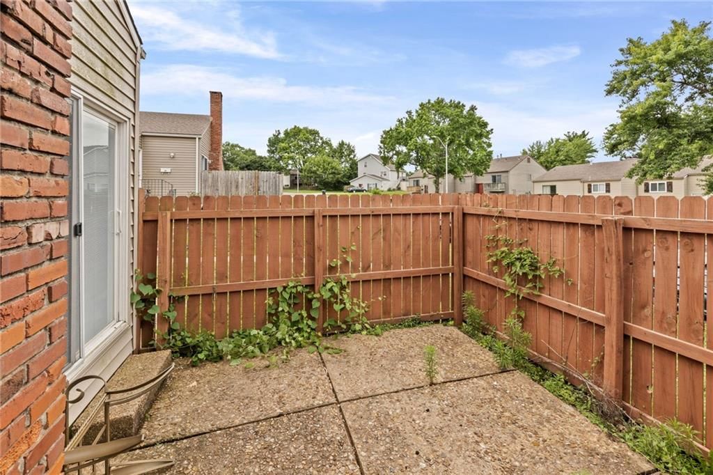 11230 College Avenue — photo 35