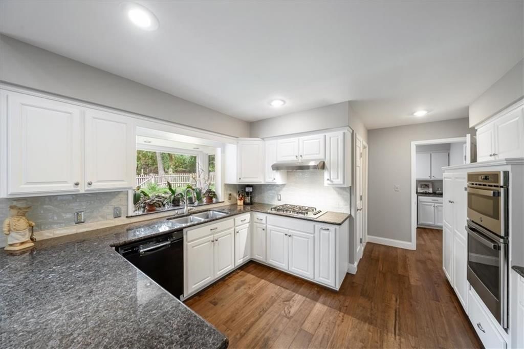 7616 Slater Street — photo 8