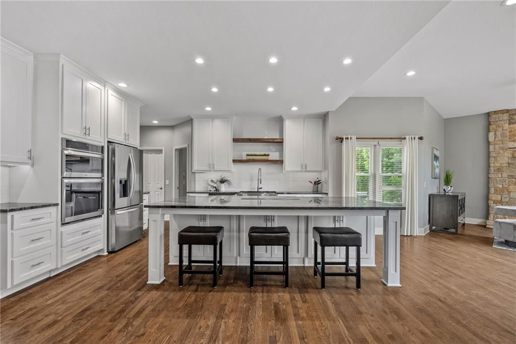 5307 W 165th Terrace, Overland Park, KS