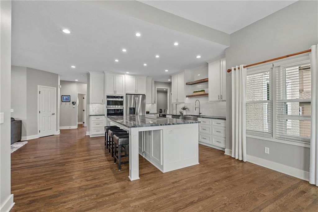 5307 W 165th Terrace — photo 8