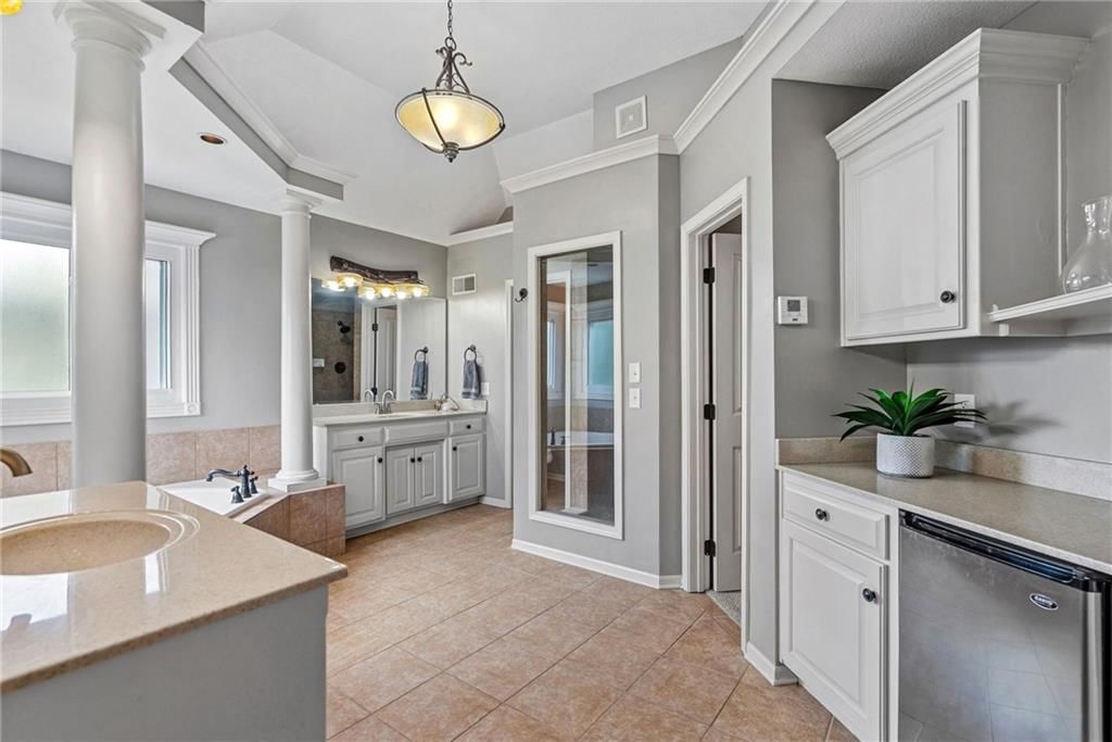 5307 W 165th Terrace — photo 22