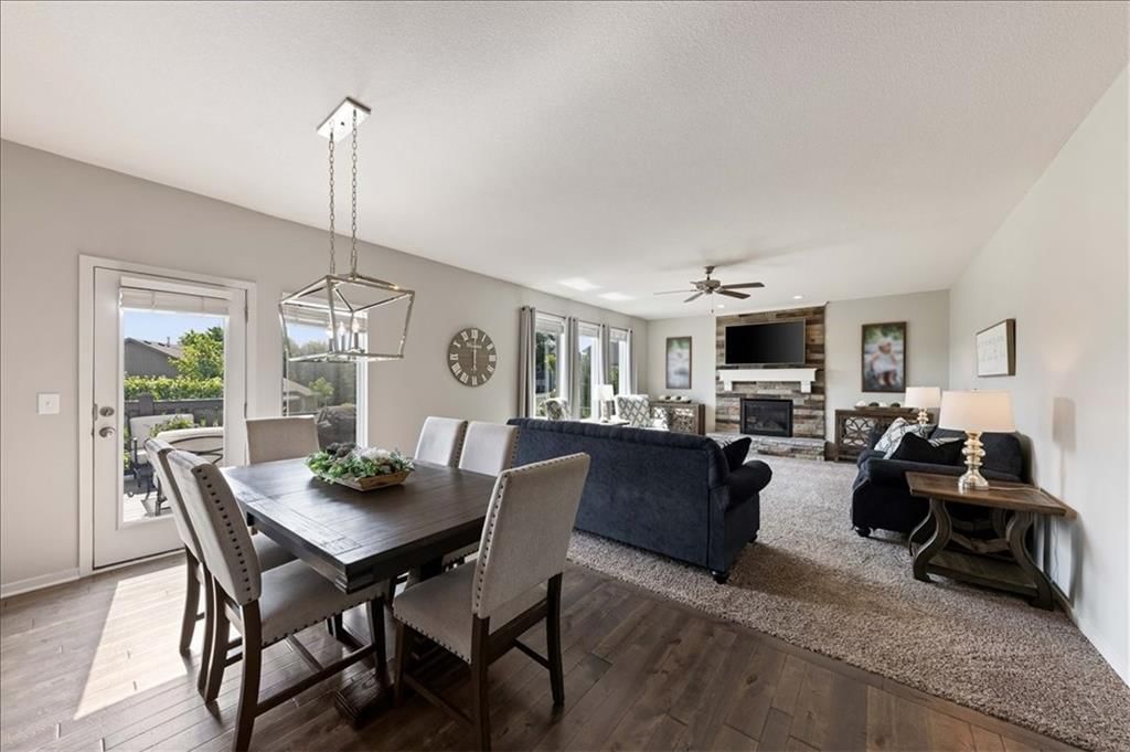 390 N Cedar Hills Street — photo 5