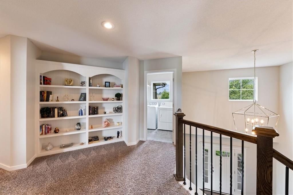 390 N Cedar Hills Street — photo 16