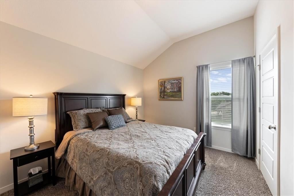 390 N Cedar Hills Street — photo 20