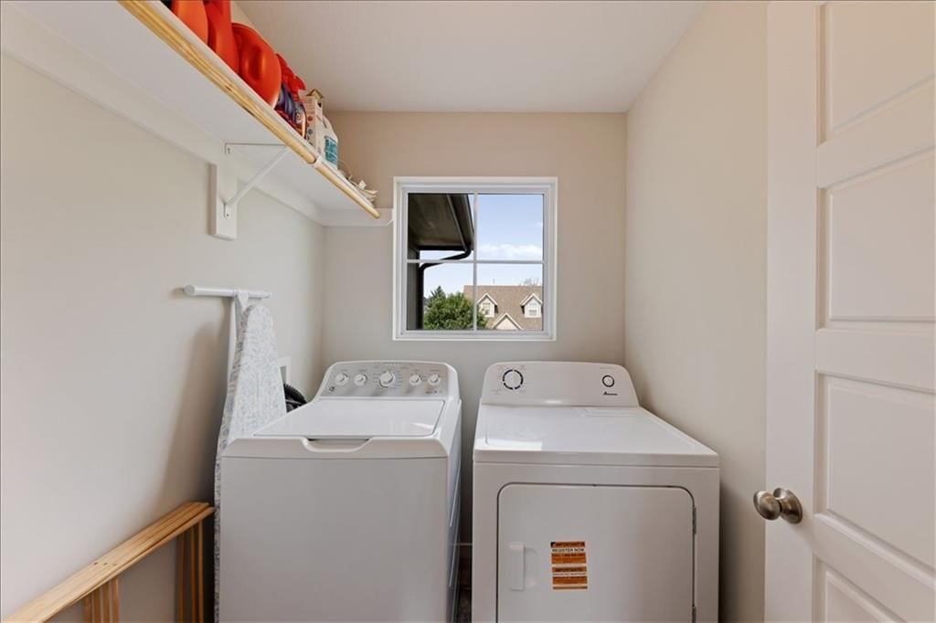 390 N Cedar Hills Street — photo 21