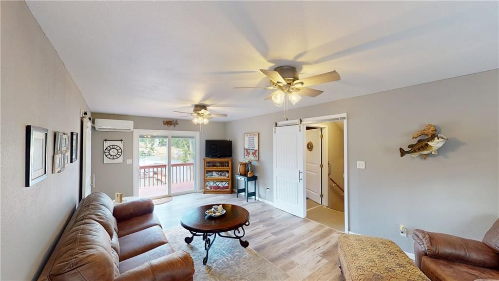 28723 Mistletoe Avenue — photo 43