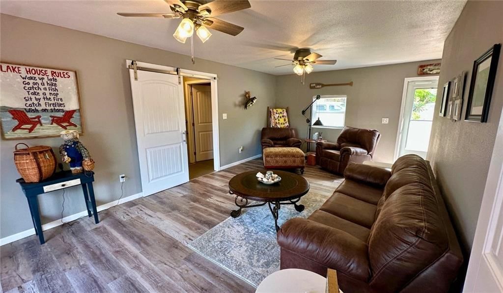 28723 Mistletoe Avenue — photo 44