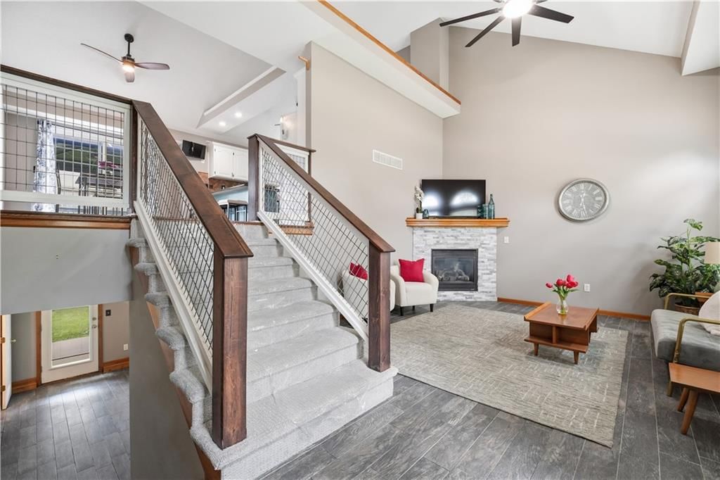 722 Saddle Peak Drive — photo 5