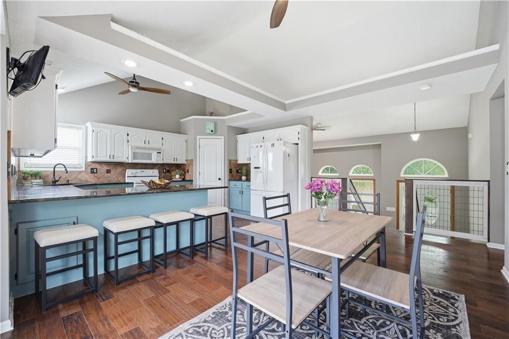 722 Saddle Peak Drive — photo 7